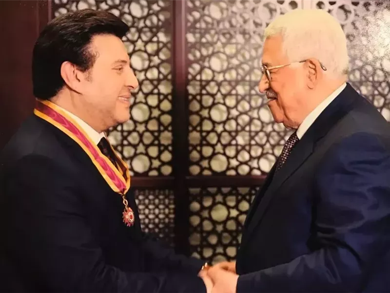 هاني شاكر والرئيس الفلسطيني محمود عباس