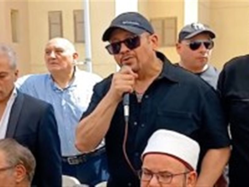 هشام عباس يوضح حقيقة فيديو تلاوة أسماء الله الحسنى في عزاء هاني شاكر ويؤكد: لم أكن مُحضّرًا للموقف وأدعو له بكل احترام