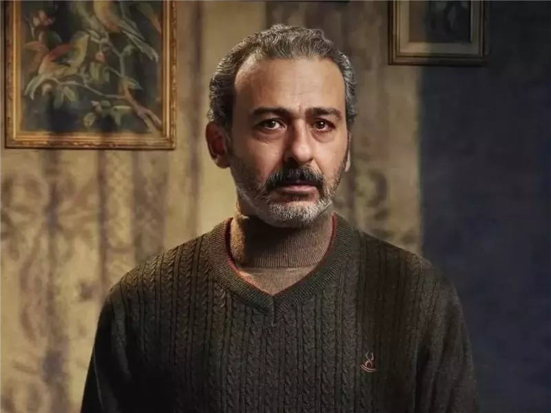 أحمد عزمي: يحيى الفخراني دعمني إنسانياً قبل الفن