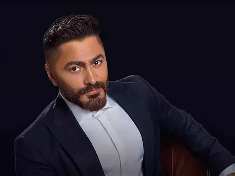 دفاعا عن فتاتين.. مشاجرة بين شقيق تامر حسني وطالب بأحد المولات 