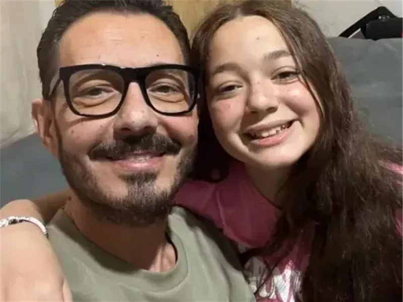 أحمد زاهر وابنته منى 