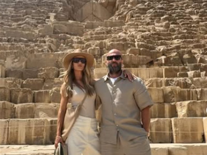 النجم العالمي جيسون ستاثام  في الأهرامات