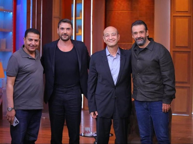 الأحد.. أبطال فيلم “7Dogs” ضيوف برنامج “الحكاية” مع عمرو أديب