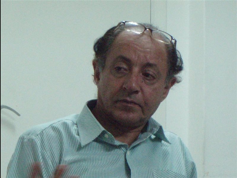 مخيون