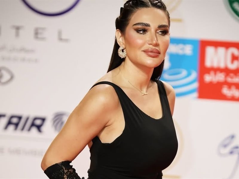 سارة نخلة