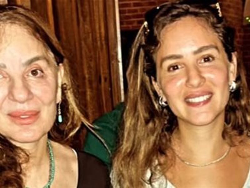 جميلة عوض ووالدتها الفنانة راندا 
