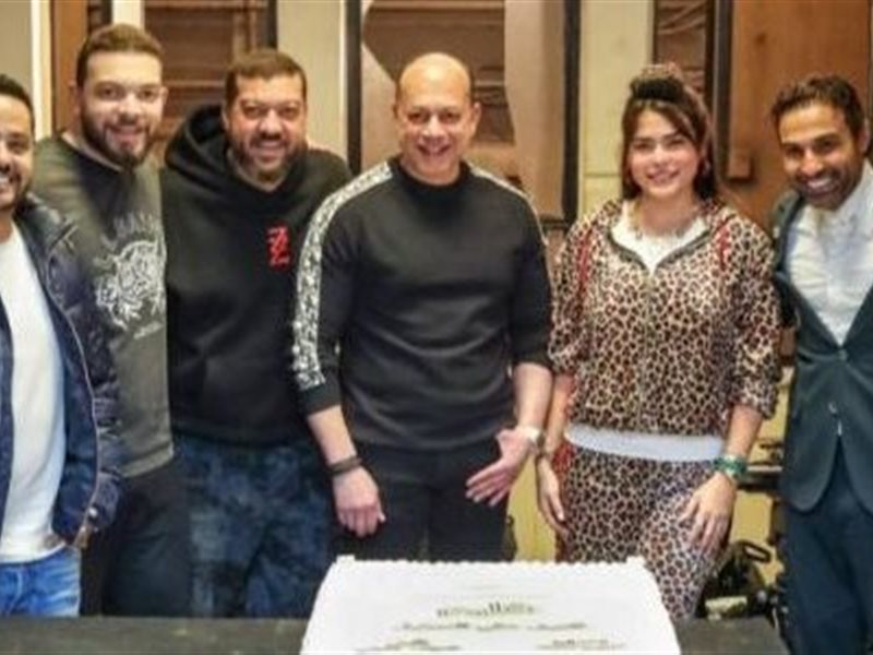 فريق عمل فيلم الفيل على الدرفيل 