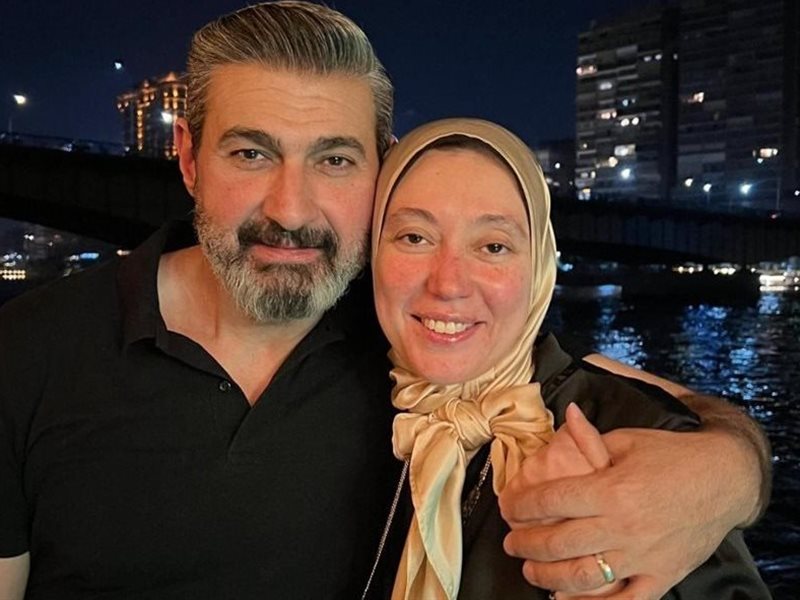 ياسر جلال وزوجته