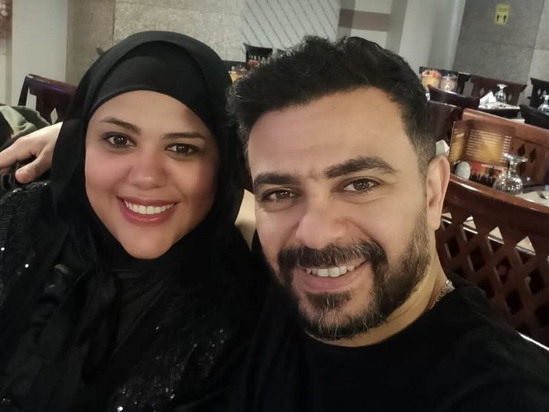كريم الحسيني وزوجته